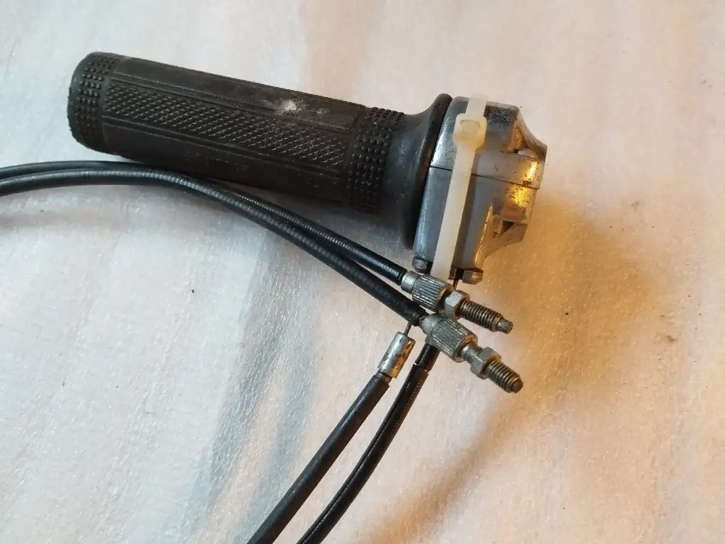 [02/09biC] 02/09biC Commande de gaz double avec câbles