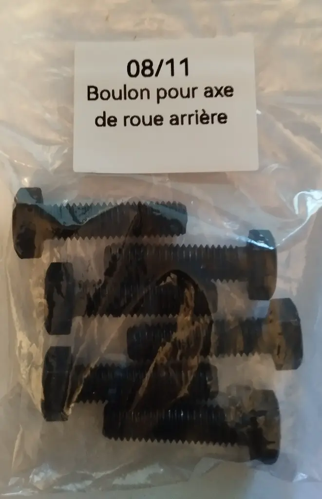 [08/11] 08/11 Jeu 6 boulons pour axe roue AR