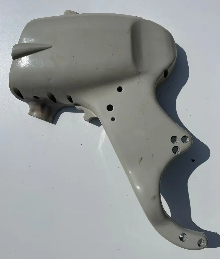 [03A/25A] 03A/25A Demi coque AV partie gauche 56+