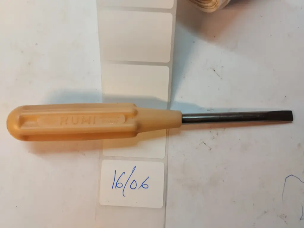 [16/06] 16/06 Tournevis Rumi